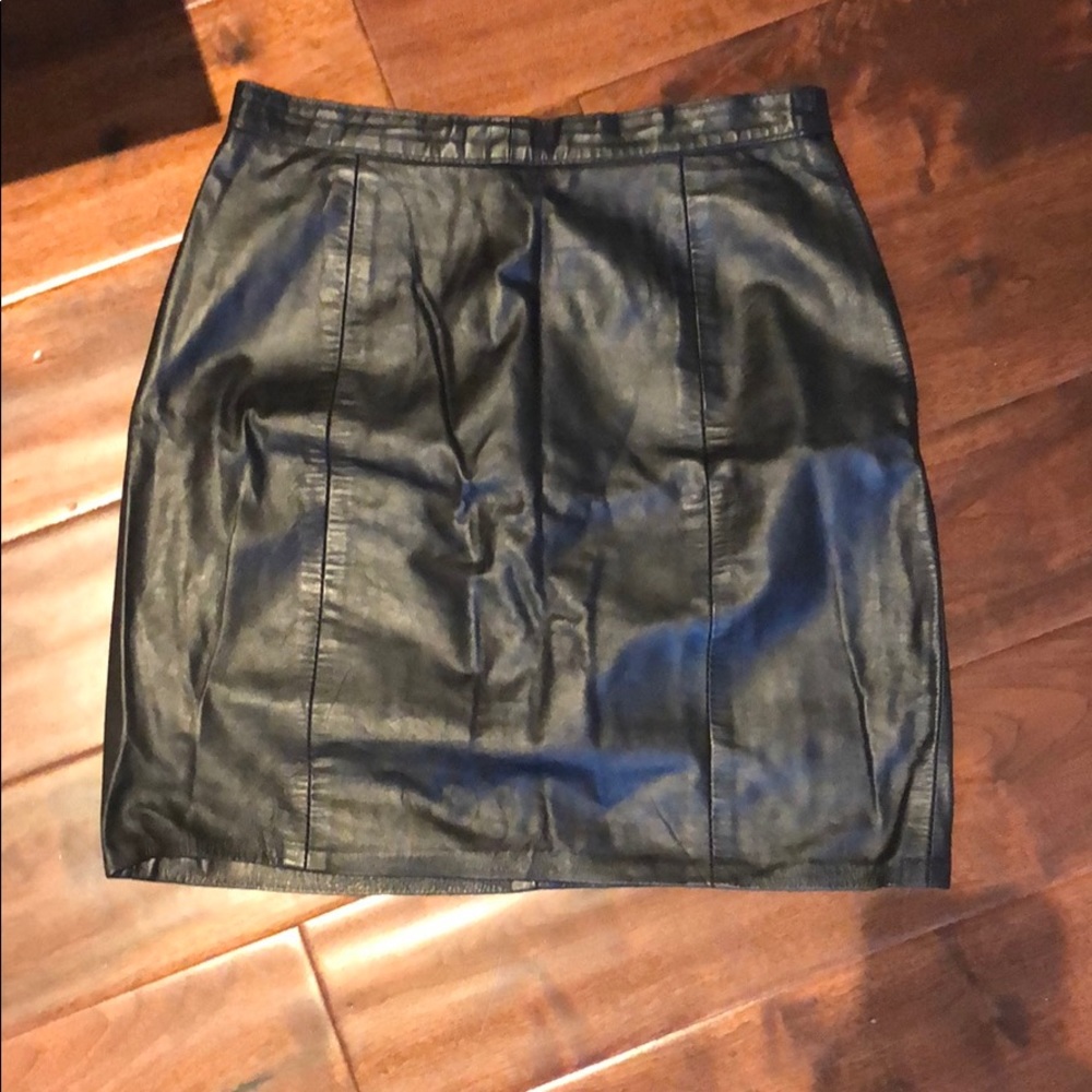black leather mini skirt